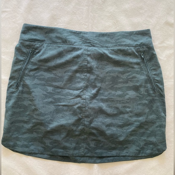 Orvis Dresses & Skirts - Orvis Active Skort Quick Dry Green Camouflage Lined Shorts Outdoor Casual Large